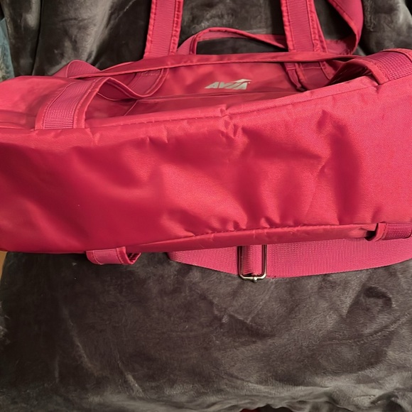Avia magenta gym or travel bag - Picture 7 of 7